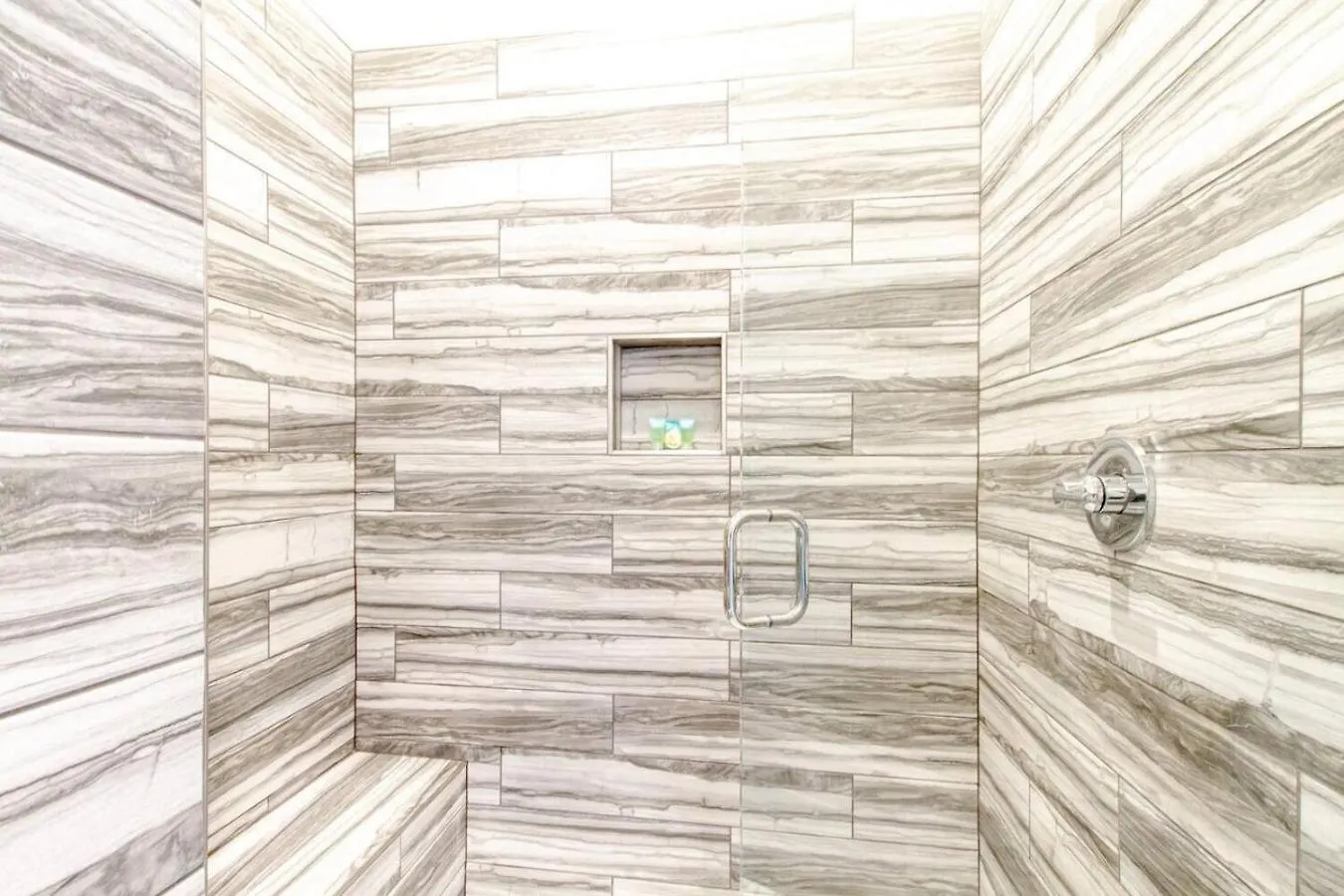 Semesterbostad Spacious Contemporary Townhome With Private Rooftop Nashville