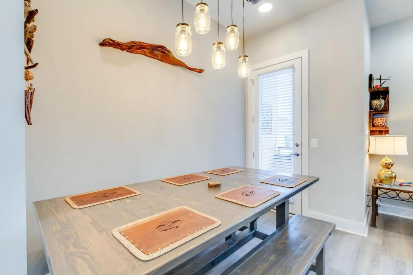 Spacious Contemporary Townhome With Private Rooftop Nashville