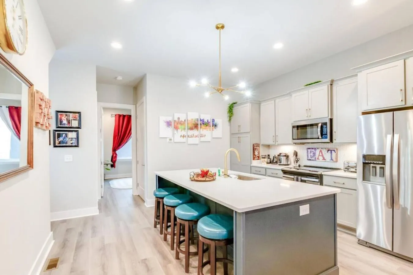 Spacious Contemporary Townhome With Private Rooftop Nashville Holiday home